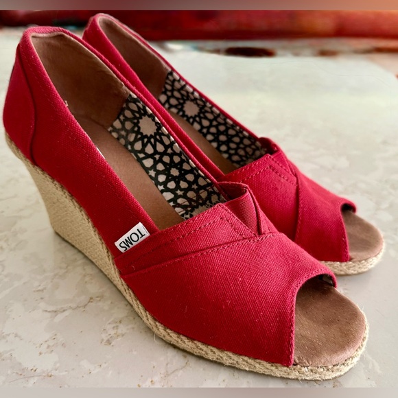 Red Open-Toe Wedge Shoes, TOMS, Women’s Size 9W - Picture 1 of 7